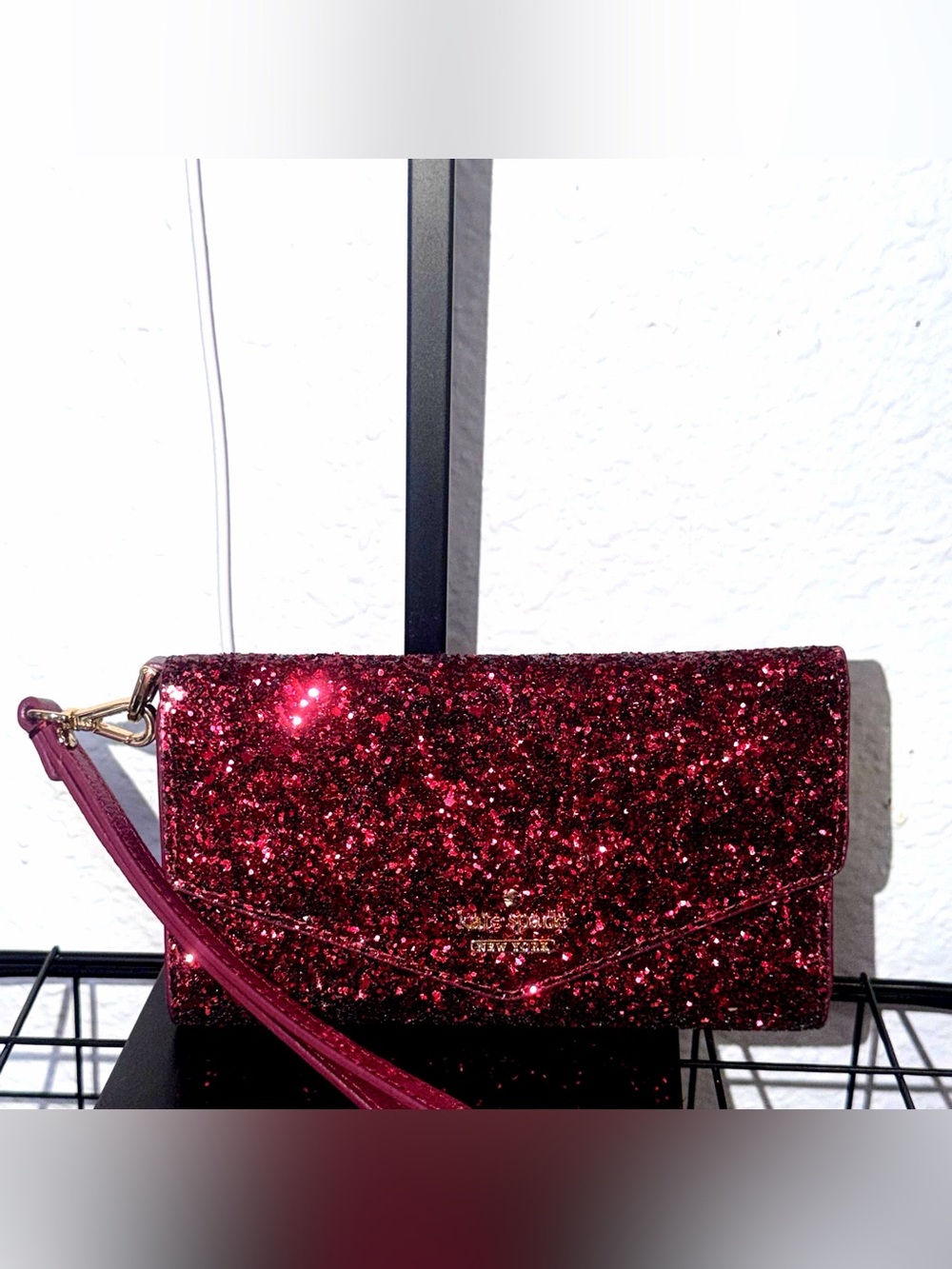 Kate Spade New York Laurel Way Glitter Envelope Wristlet in Deep Plum / Burgundy